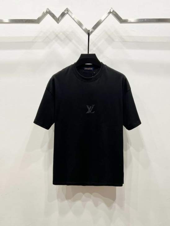 Picture of Louis Vuitton T Shirts Short _SKULVS-XLqqtx257229